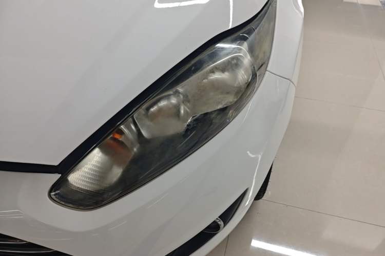Used Ford Fiesta 2013 Hatchback 1.5L Automatic Fashion Edition Left Front Headlight