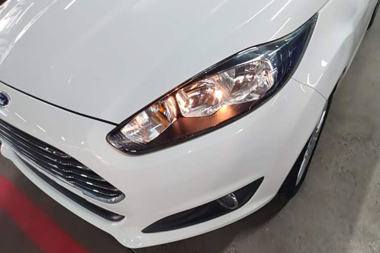 Used Ford Fiesta 2013 Hatchback 1.5L Manual Fashion Edition Left Front Headlight