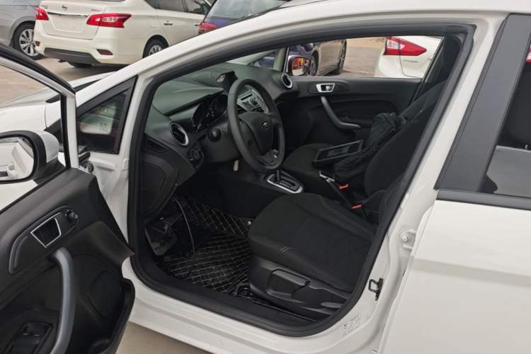 Used Ford Fiesta 2013 Hatchback 1.5L Automatic Fashion Edition Left Front Seat