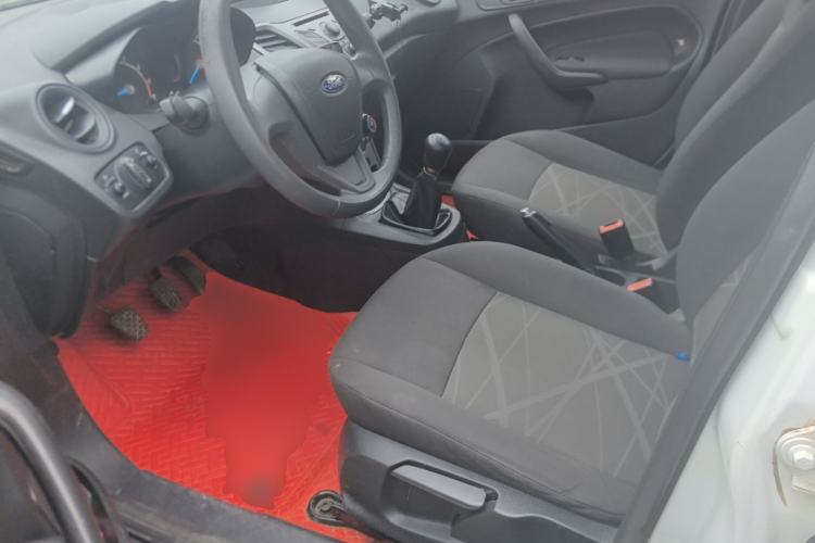 Used Ford Fiesta 2013 Sedan 1.5L Manual Fashion Edition Left Front Seat