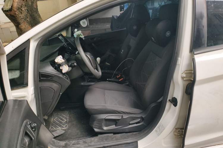 Used Ford Fiesta 2013 Sedan 1.5L Manual Fashion Edition Left Front Seat