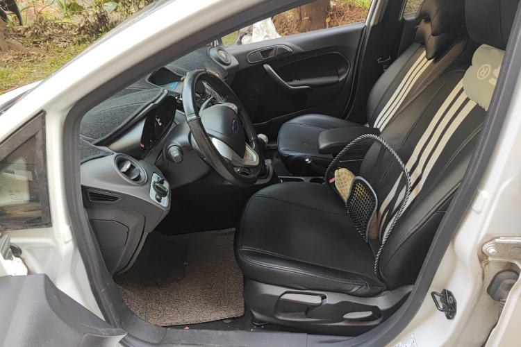 Used Ford Fiesta 2013 Sedan 1.5L Manual Fashion Edition Left Front Seat
