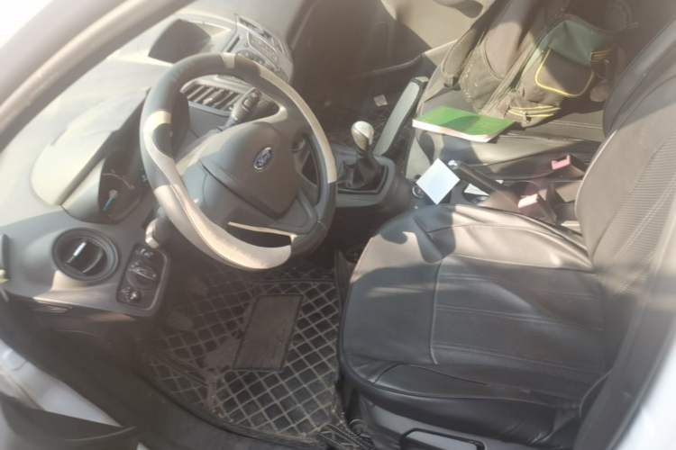Used Ford Fiesta 2013 Sedan 1.5L Manual Fashion Edition Left Front Seat