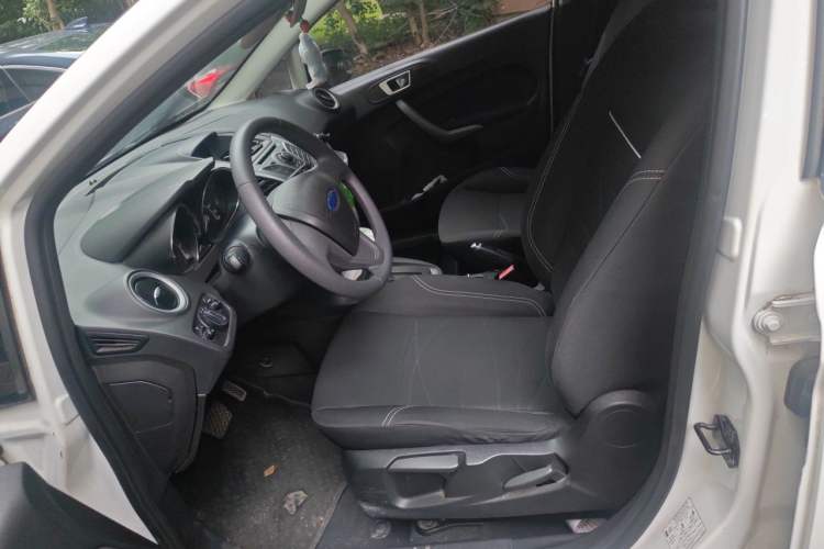 Used Ford Fiesta 2013 Hatchback 1.5L Automatic Fashion Edition Left Front Seat