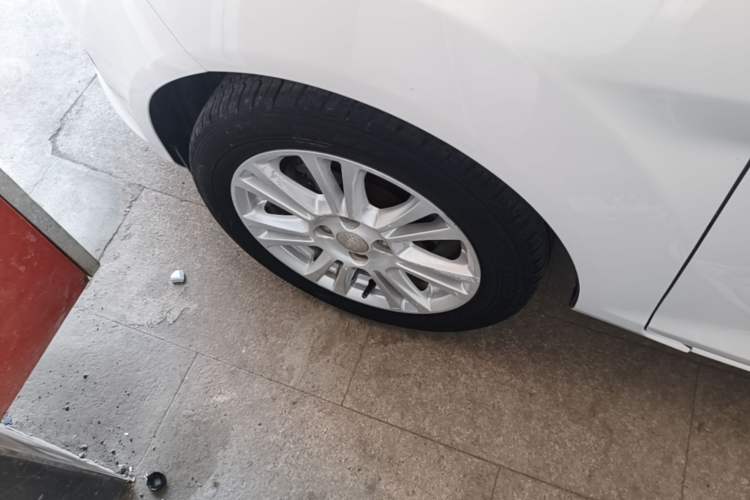 Used Ford Fiesta 2013 Hatchback 1.5L Manual Fashion Edition Left Front Wheel Hub