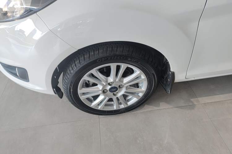 Used Ford Fiesta 2013 Hatchback 1.5L Automatic Fashion Edition Left Front Wheel Hub