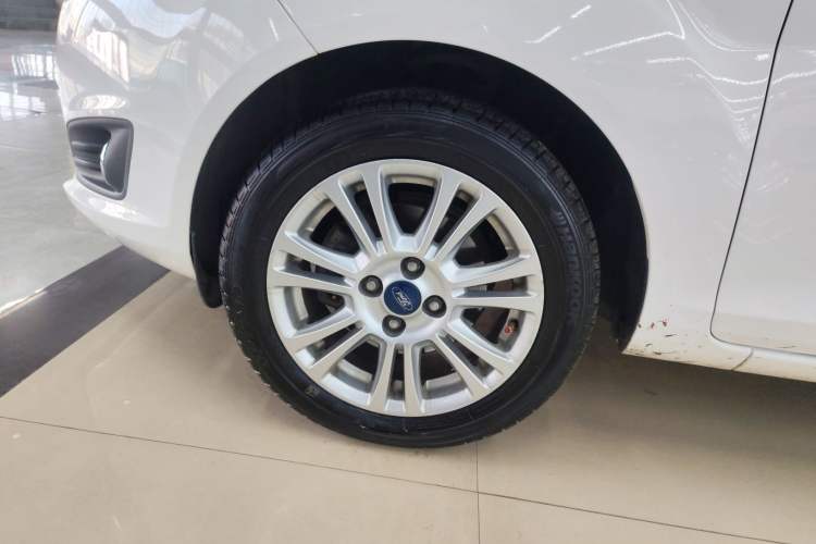 Used Ford Fiesta 2013 Sedan 1.5L Automatic Fashion Edition Left Front Wheel Hub