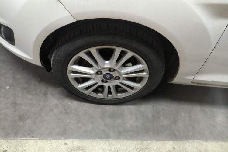 Used Ford Fiesta 2013 Hatchback 1.5L Automatic Fashion Edition Left Front Wheel Hub