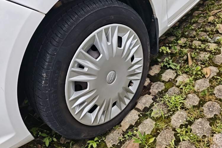 Used Ford Fiesta 2013 Sedan 1.5L Manual Fashion Edition Left Front Wheel Hub