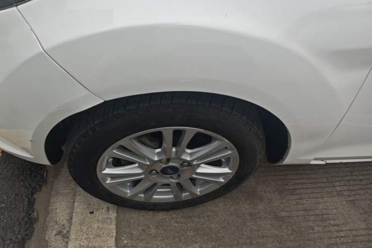 Used Ford Fiesta 2013 Hatchback 1.5L Automatic Fashion Edition Left Front Wheel Hub