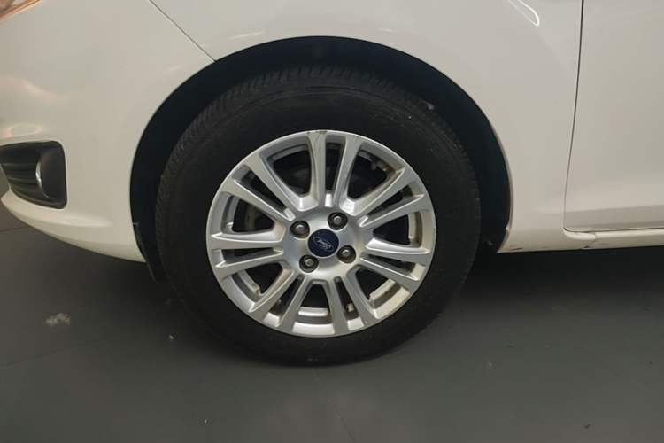 Used Ford Fiesta 2013 Hatchback 1.5L Automatic Fashion Edition Left Front Wheel Hub
