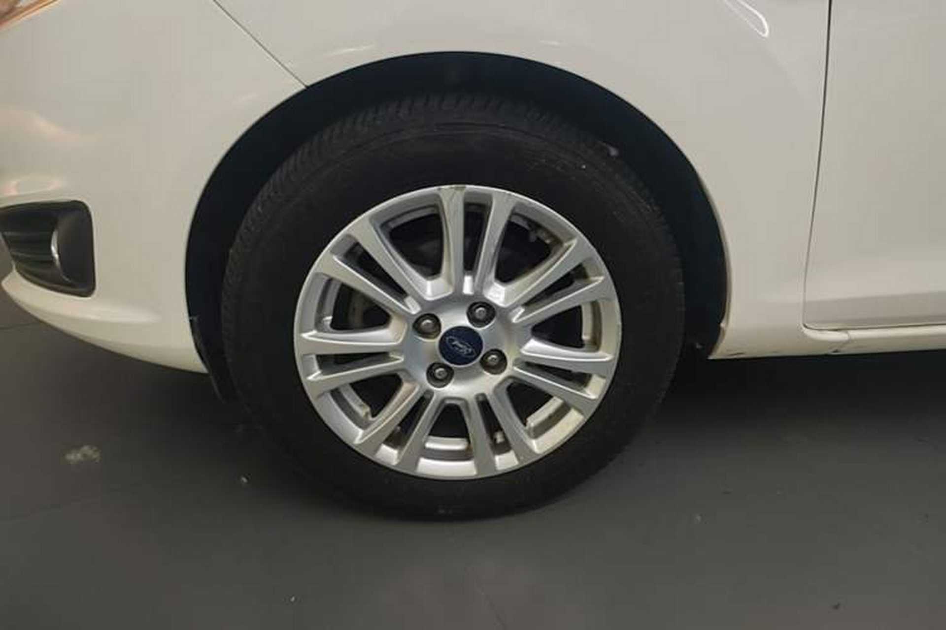 Used Ford Fiesta 2013 Hatchback 1.5L Automatic Fashion Edition Left Front Wheel Hub