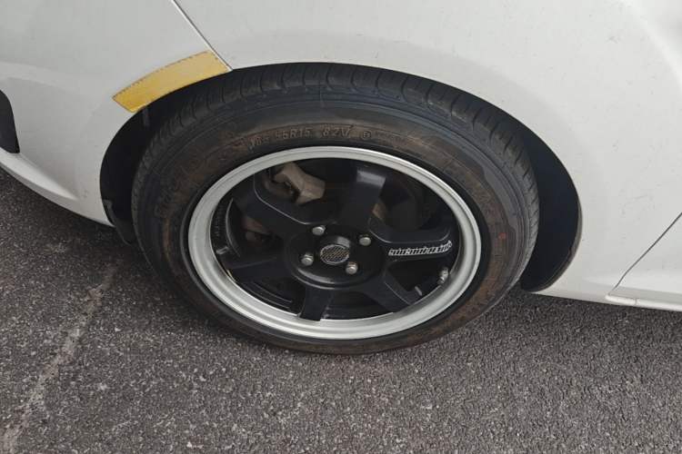 Used Ford Fiesta 2013 Hatchback 1.5L Manual Fashion Edition Left Front Wheel Hub