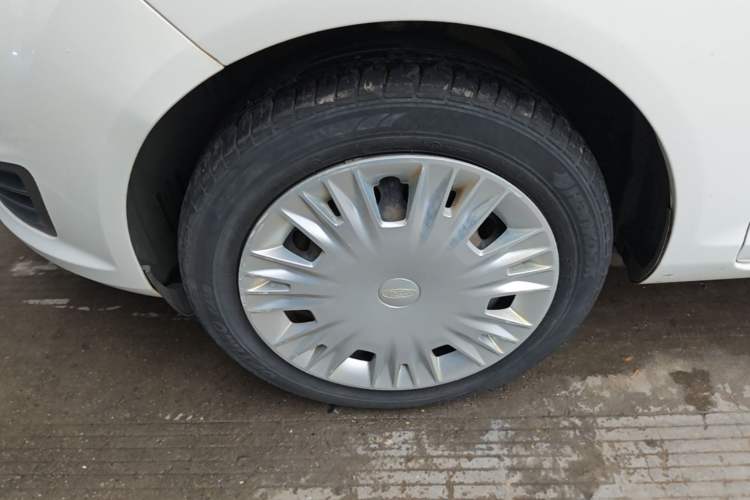 Used Ford Fiesta 2013 Sedan 1.5L Manual Fashion Edition Left Front Wheel Hub