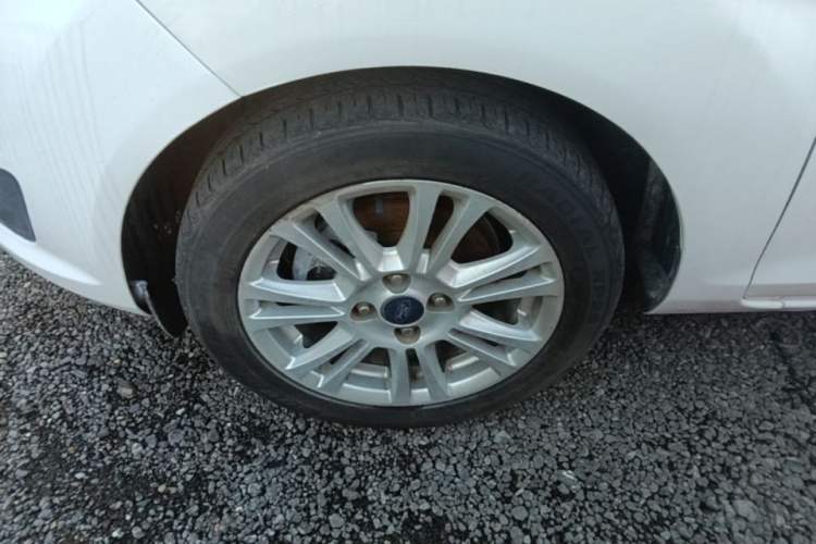 Used Ford Fiesta 2013 Hatchback 1.5L Automatic Fashion Edition Left Front Wheel Hub
