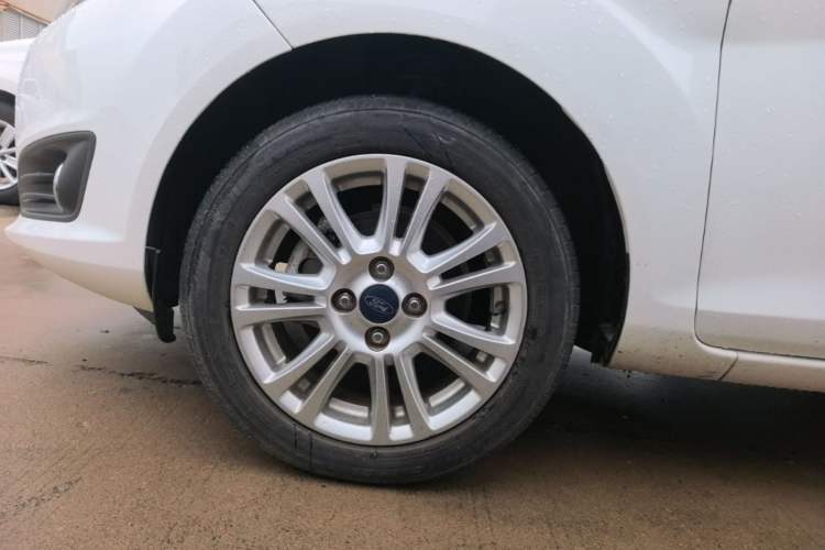 Used Ford Fiesta 2013 Hatchback 1.5L Automatic Fashion Edition Left Front Wheel Hub