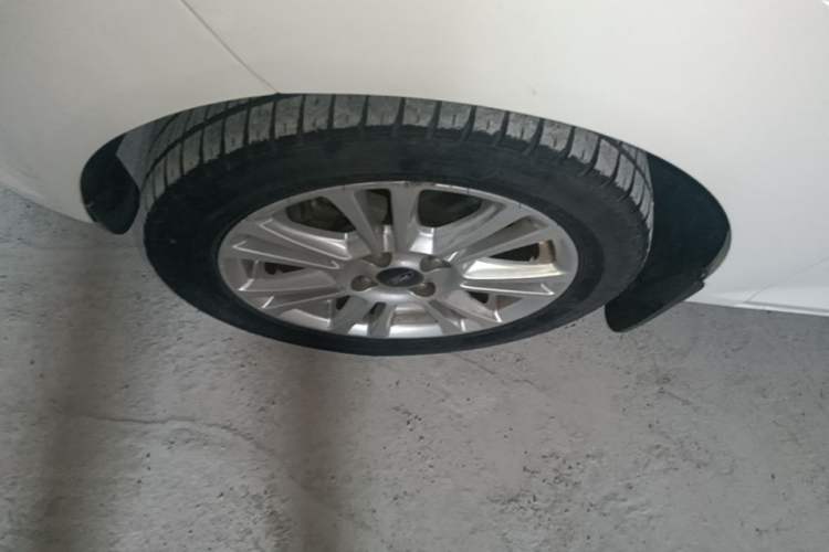 Used Ford Fiesta 2013 Hatchback 1.5L Automatic Prestige Model Left Front Wheel Hub