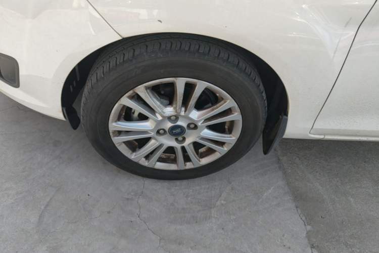 Used Ford Fiesta 2013 Hatchback 1.5L Automatic Prestige Model Left Front Wheel Hub