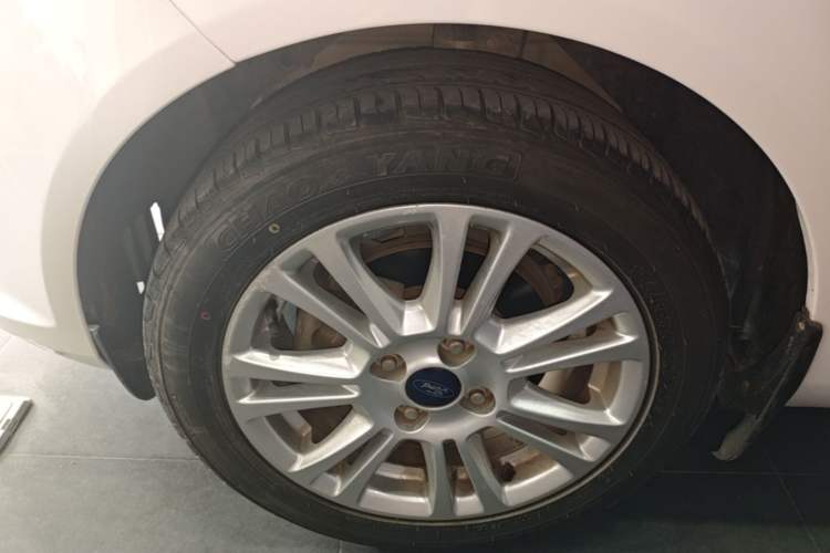 Used Ford Fiesta 2013 Hatchback 1.5L Automatic Fashion Edition Left Front Wheel Hub