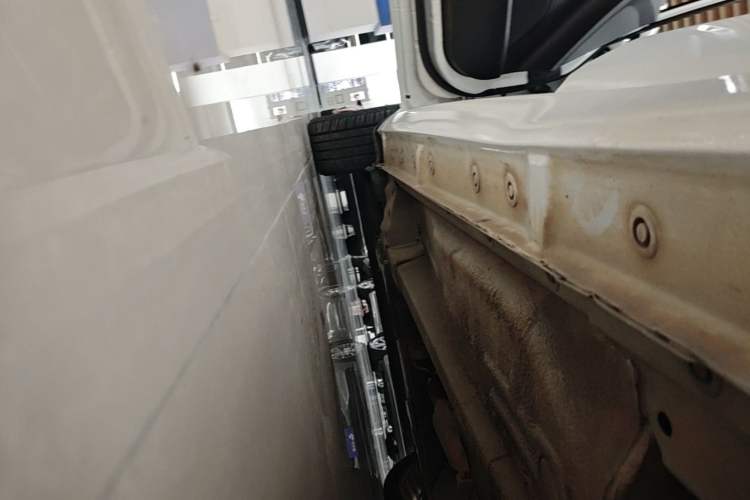 Used Ford Fiesta 2013 Hatchback 1.5L Automatic Fashion Edition Left Side Sill