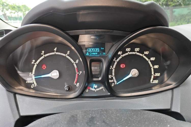 Used Ford Fiesta 2013 Sedan 1.5L Manual Fashion Edition Odometer Close Up