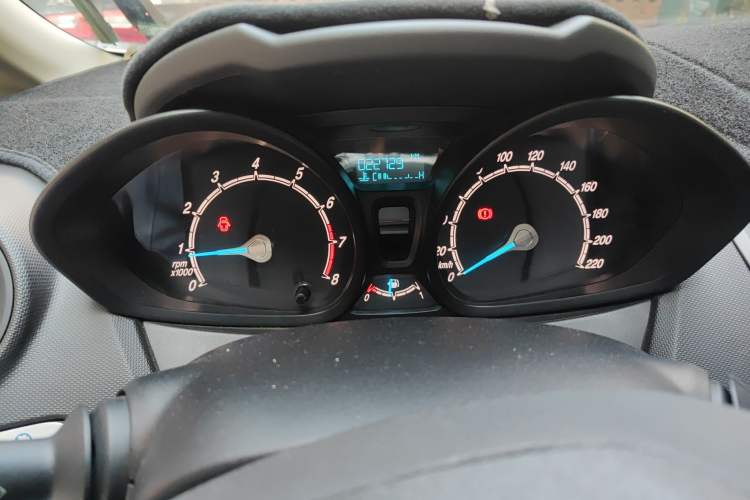 Used Ford Fiesta 2013 Sedan 1.5L Manual Fashion Edition Odometer Close Up