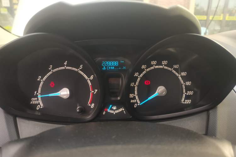 Used Ford Fiesta 2013 Sedan 1.5L Manual Fashion Edition Odometer Close Up