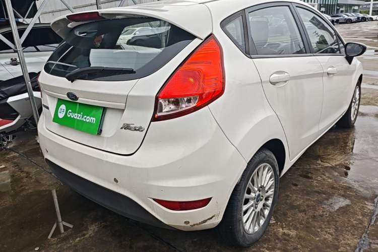 Used Ford Fiesta 2013 Hatchback 1.5L Manual Fashion Edition Rear Right 45 Deg
