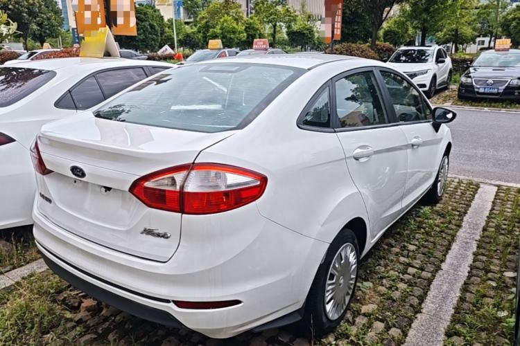 Used Ford Fiesta 2013 Sedan 1.5L Manual Fashion Edition Rear Right 45 Deg