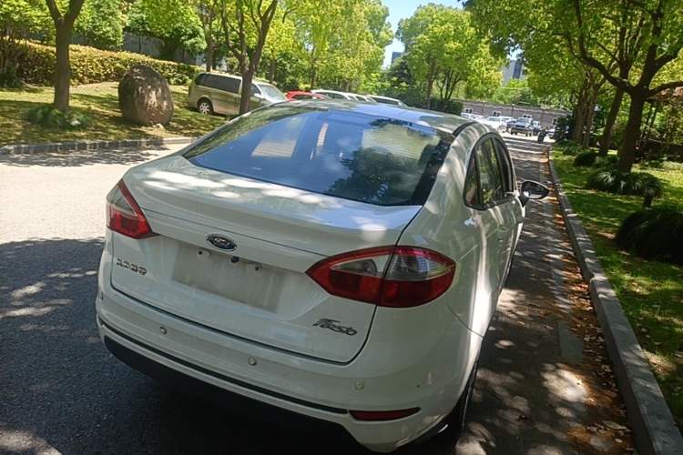Used Ford Fiesta 2013 Sedan 1.5L Manual Fashion Edition Rear Right 45 Deg