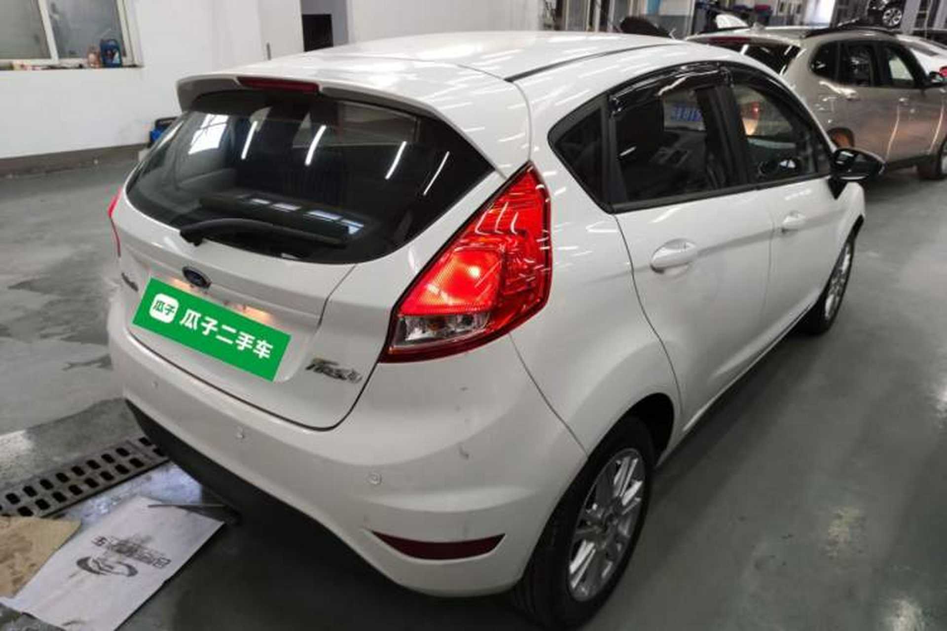 Used Ford Fiesta 2013 Hatchback 1.5L Automatic Fashion Edition Rear Right 45 Deg
