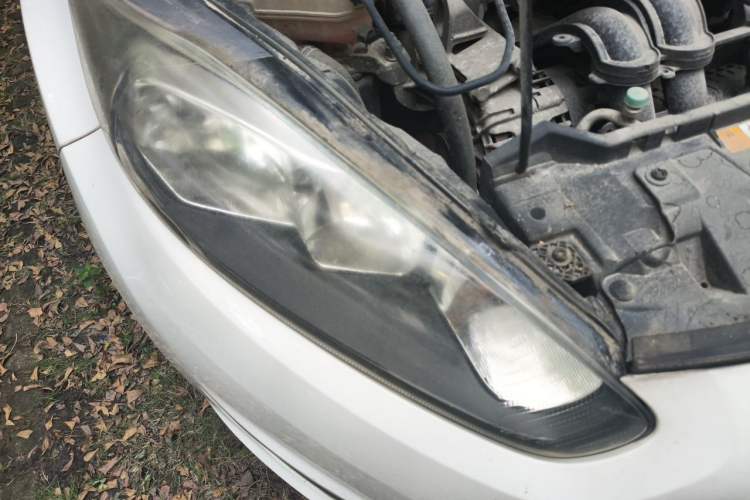 Used Ford Fiesta 2013 Sedan 1.5L Manual Fashion Edition Right Front Headlight
