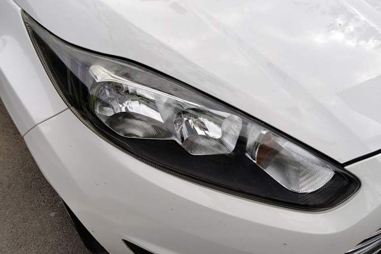 Used Ford Fiesta 2013 Sedan 1.5L Manual Fashion Edition Right Front Headlight