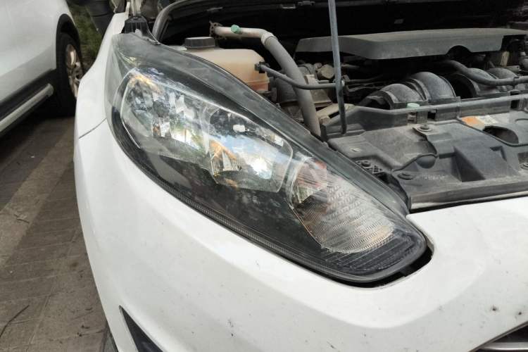 Used Ford Fiesta 2013 Sedan 1.5L Manual Fashion Edition Right Front Headlight