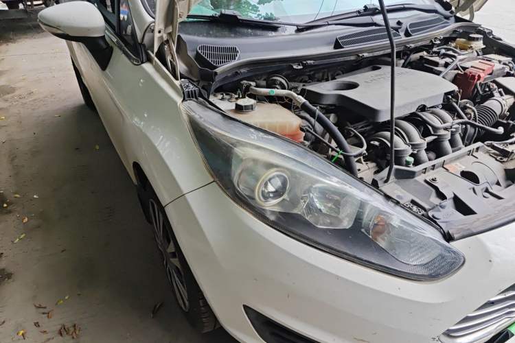 Used Ford Fiesta 2013 Hatchback 1.5L Manual Fashion Edition Right Front Headlight