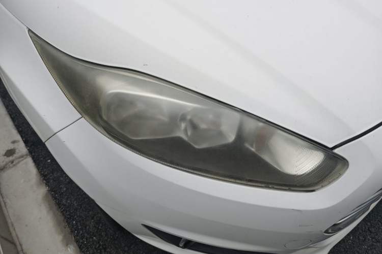 Used Ford Fiesta 2013 Hatchback 1.5L Automatic Fashion Edition Right Front Headlight