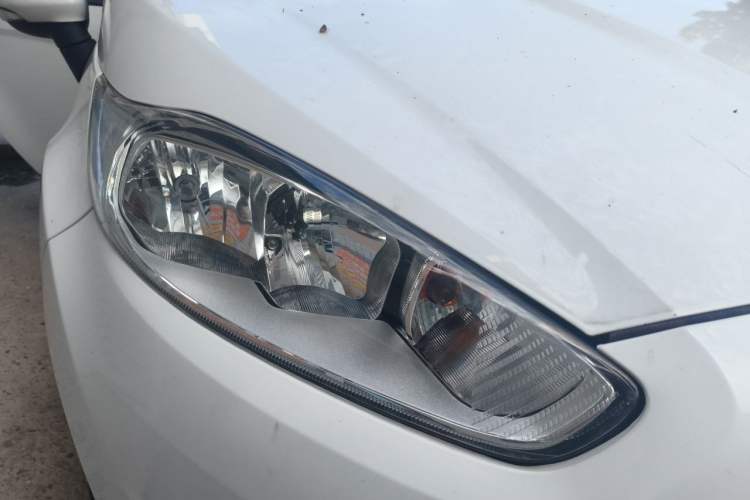 Used Ford Fiesta 2013 Hatchback 1.5L Automatic Sport Model Right Front Headlight