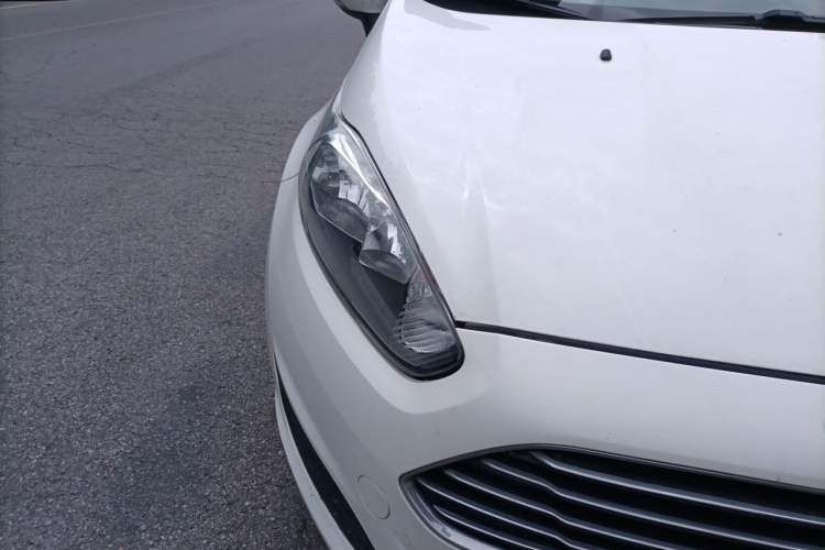 Used Ford Fiesta 2013 Hatchback 1.5L Manual Fashion Edition Right Front Headlight