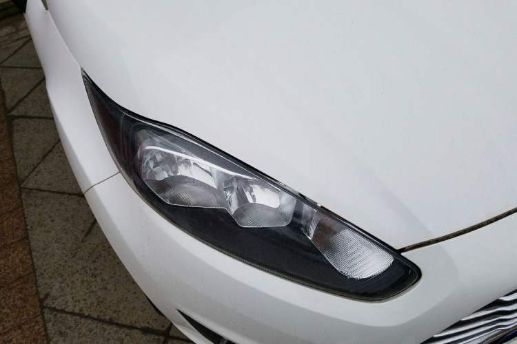 Used Ford Fiesta 2013 Hatchback 1.5L Automatic Fashion Edition Right Front Headlight