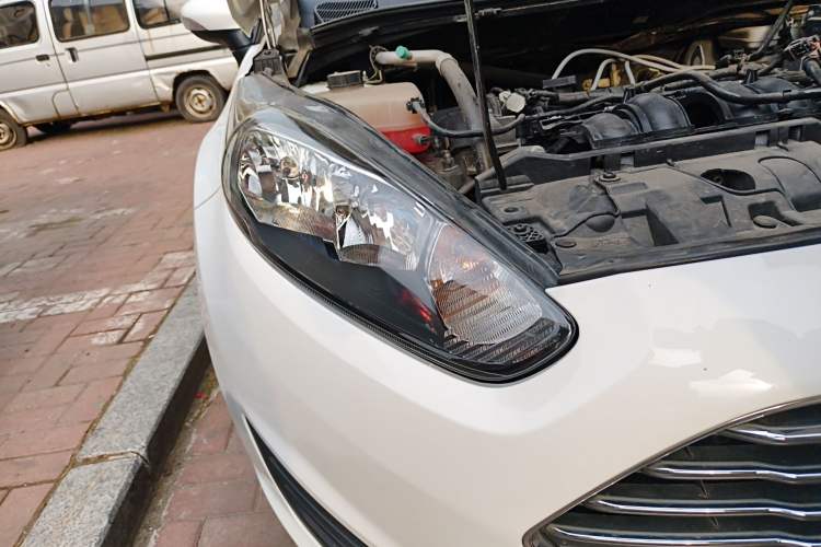 Used Ford Fiesta 2013 Hatchback 1.5L Manual Fashion Edition Right Front Headlight