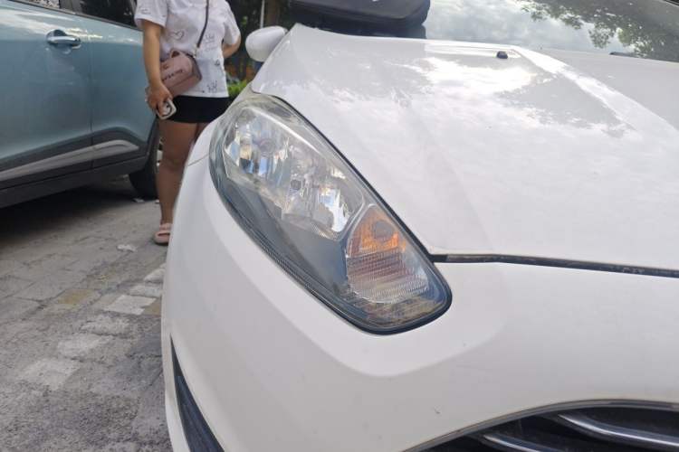 Used Ford Fiesta 2013 Hatchback 1.5L Manual Fashion Edition Right Front Headlight