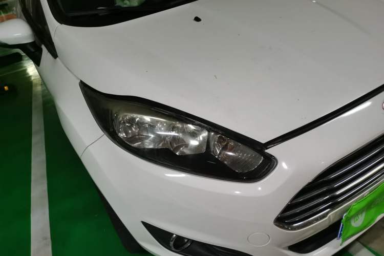 Used Ford Fiesta 2013 Hatchback 1.5L Automatic Fashion Edition Right Front Headlight