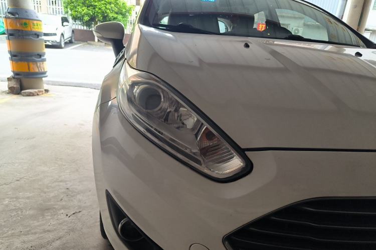 Used Ford Fiesta 2013 Hatchback 1.5L Manual Fashion Edition Right Front Headlight
