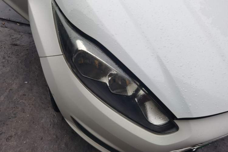 Used Ford Fiesta 2013 Hatchback 1.5L Manual Fashion Edition Right Front Headlight