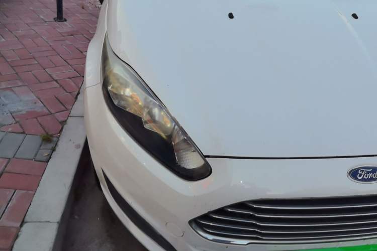 Used Ford Fiesta 2013 Sedan 1.5L Manual Fashion Edition Right Front Headlight