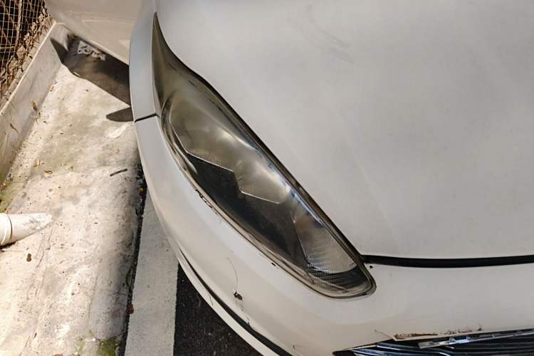 Used Ford Fiesta 2013 Hatchback 1.5L Manual Fashion Edition Right Front Headlight