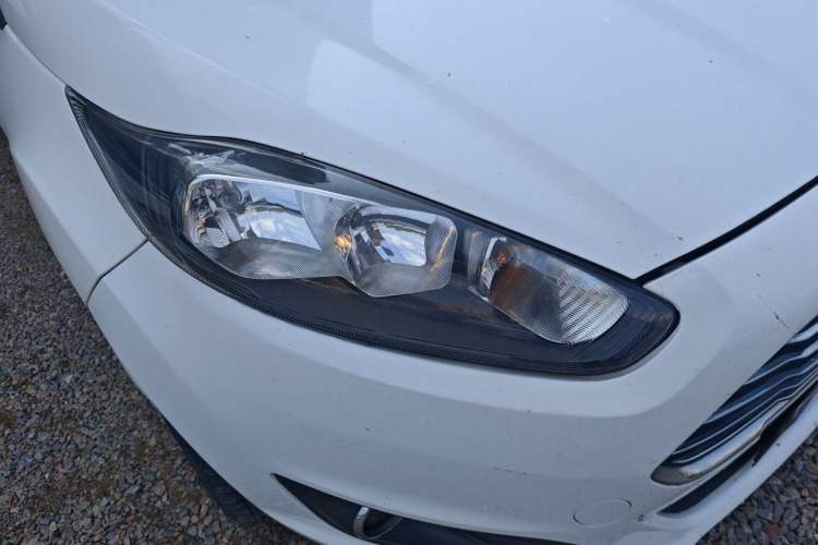 Used Ford Fiesta 2013 Hatchback 1.5L Automatic Prestige Model Right Front Headlight