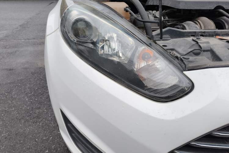 Used Ford Fiesta 2013 Sedan 1.5L Manual Fashion Edition Right Front Headlight