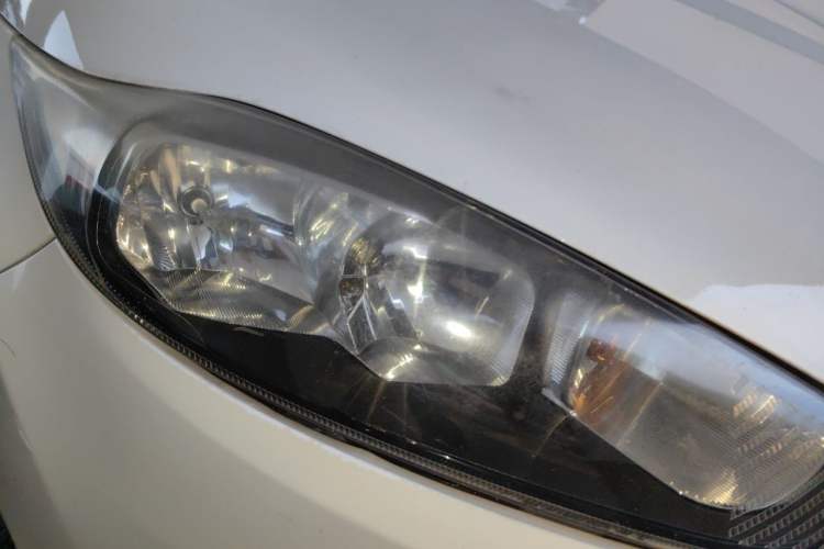 Used Ford Fiesta 2013 Sedan 1.5L Automatic Fashion Edition Right Front Headlight