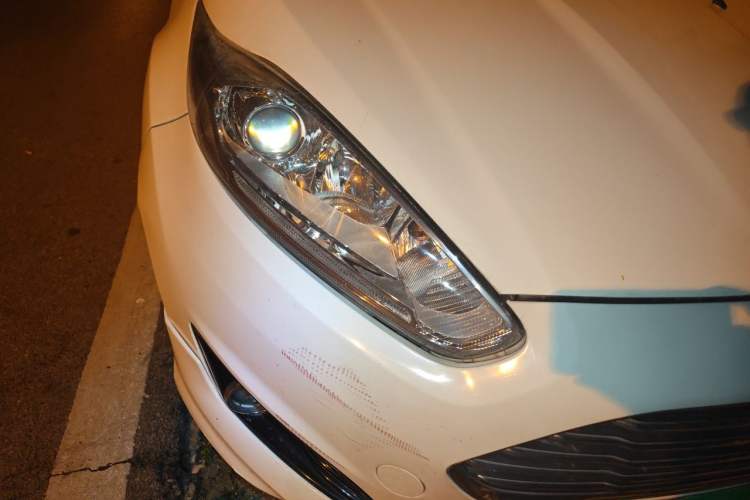 Used Ford Fiesta 2013 Hatchback 1.5L Automatic Dynamic Model Right Front Headlight